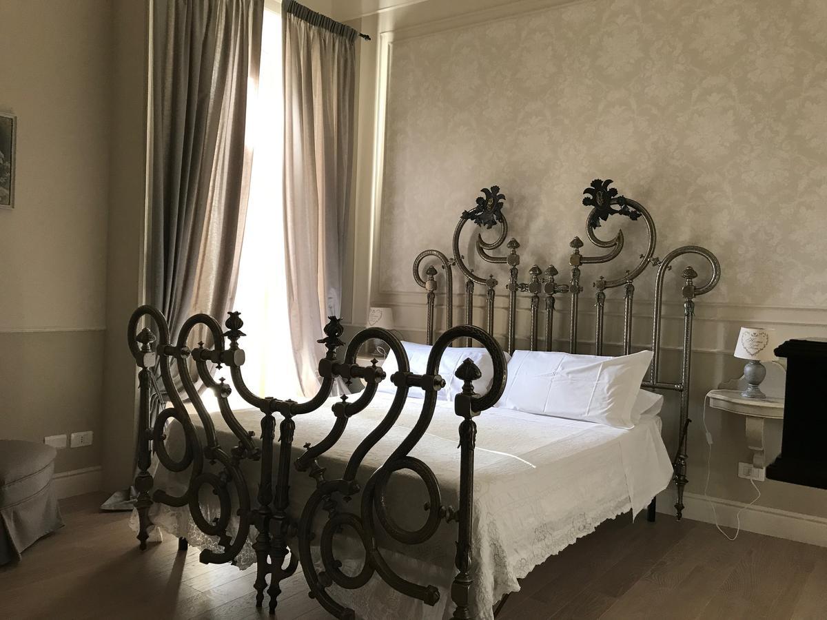 Palazzo Vittoli Bed and Breakfast Castelfranci Exterior foto