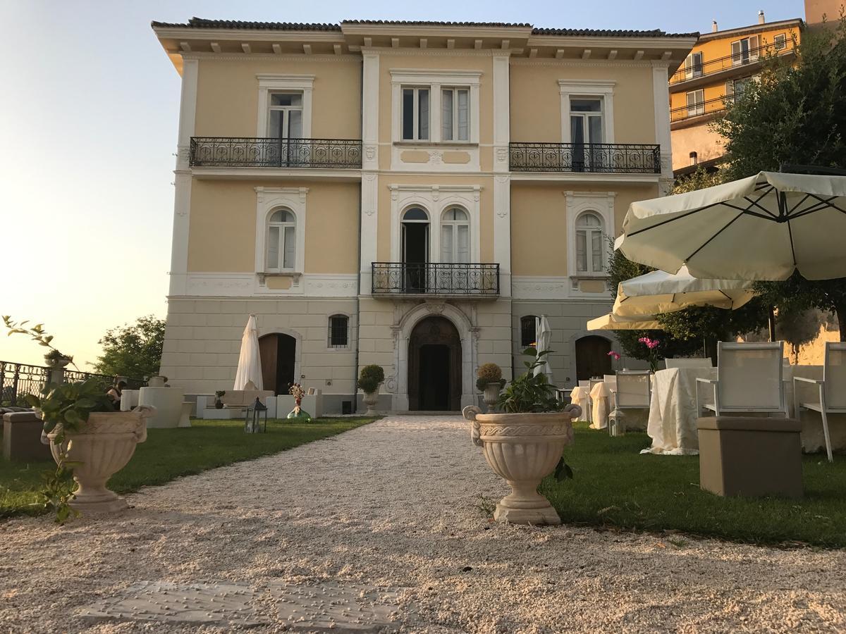 Palazzo Vittoli Bed and Breakfast Castelfranci Exterior foto