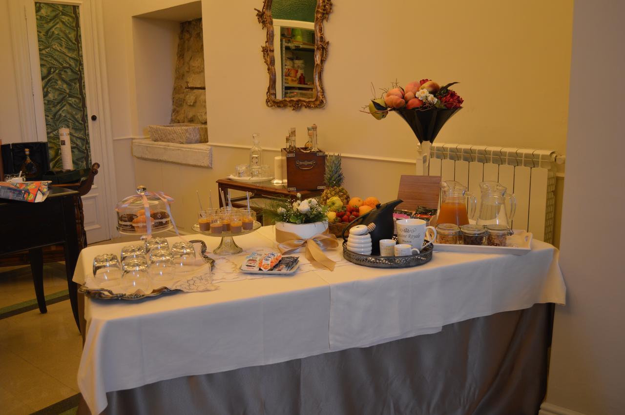 Palazzo Vittoli Bed and Breakfast Castelfranci Exterior foto
